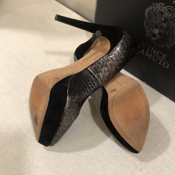 Vince Camuto platform heels - Picture 4 of 10
